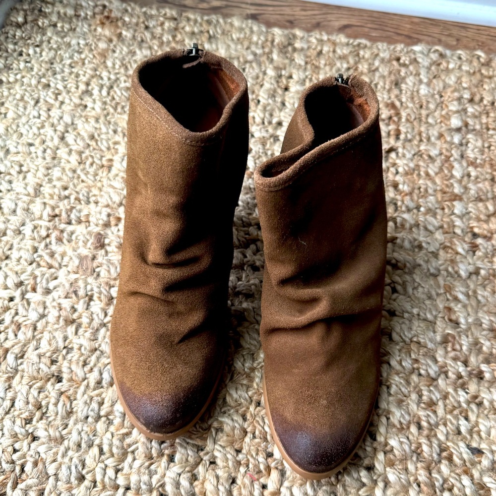 Naughty monkey 9.5 ankle boots tan brown rust 2.5-3.5” heel Nwob